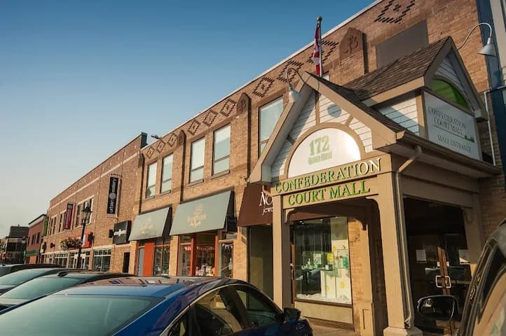 Confederation Court Mall