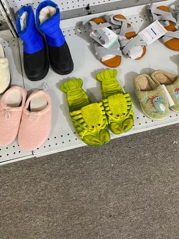 Quaker Hill Market Place