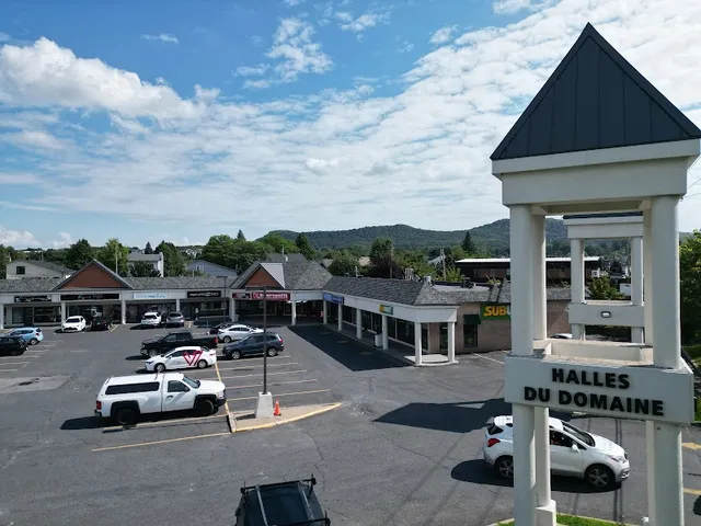 Les Halles du Domaine