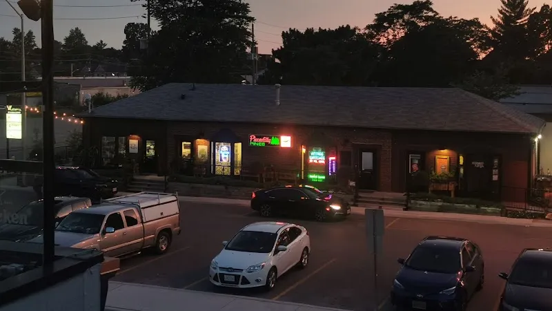 Piccadilly Pines Plaza