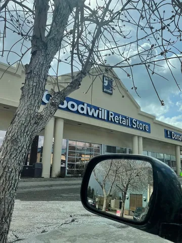 Shaganappi Village Shopping Centre