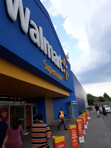 SmartCentres Windsor South