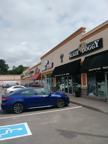 Whitby West Side Plaza